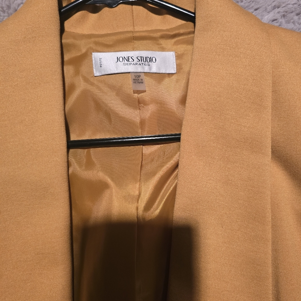 Jones Studio Women's Gold Blazer - Picture 2 of 4